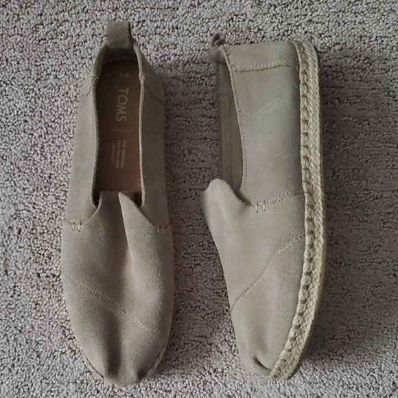 TOMS Desert Taupe Suede Alpargatas - Picture 1 of 16